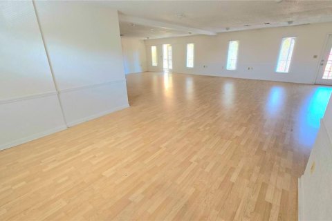 Commercial property in Venice, Florida 120.77 sq.m. № 2214876 - photo 10