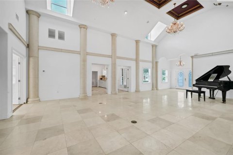 House in Orlando, Florida 6 bedrooms, 423.08 sq.m. № 1881071 - photo 7