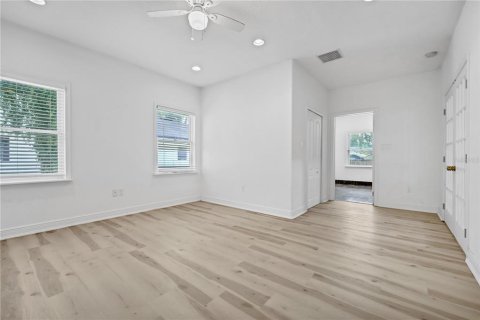 House in Orlando, Florida 6 bedrooms, 423.08 sq.m. № 1881071 - photo 14