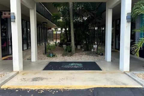 Immobilier commercial à louer à Port Charlotte, Floride: 604.98 m2 № 2109185 - photo 8