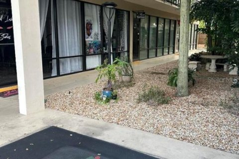 Immobilier commercial à louer à Port Charlotte, Floride: 604.98 m2 № 2109185 - photo 10