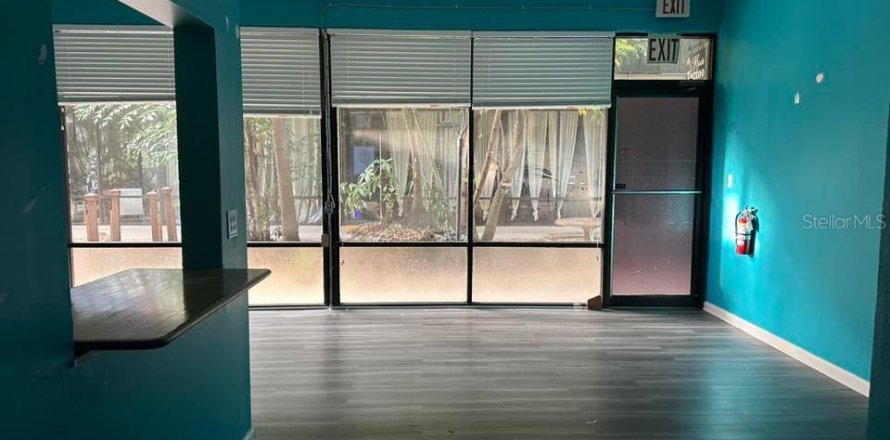 Immobilier commercial à Port Charlotte, Floride 604.98 m2 № 2109185
