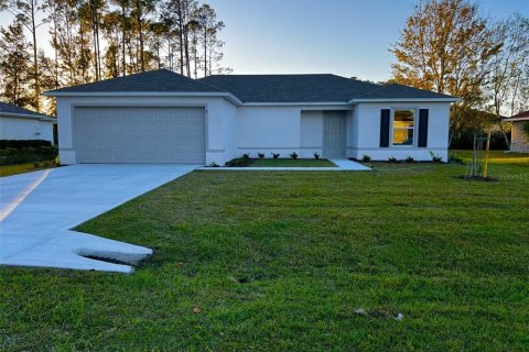 House in Palm Coast, Florida 3 bedrooms, 119.47 sq.m. № 1901533 - photo 1