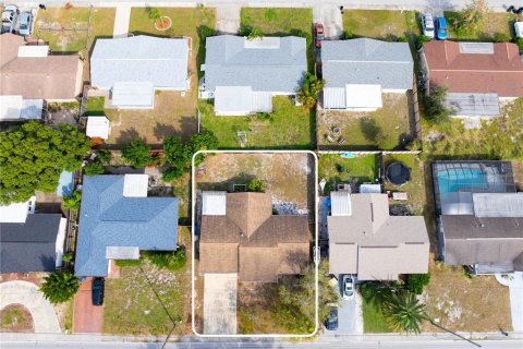 House in New Port Richey, Florida 2 bedrooms, 104.52 sq.m. № 1414262 - photo 2