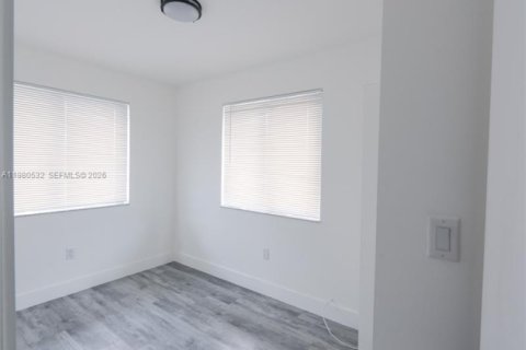 Apartamento en alquiler en Miami, Florida, 2 dormitorios, 69.68 m2 № 2049168 - foto 6