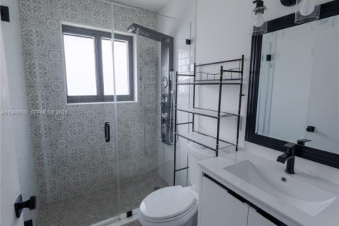 Apartamento en alquiler en Miami, Florida, 2 dormitorios, 69.68 m2 № 2049168 - foto 9