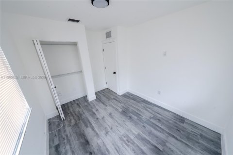 Apartamento en alquiler en Miami, Florida, 2 dormitorios, 69.68 m2 № 2049168 - foto 5