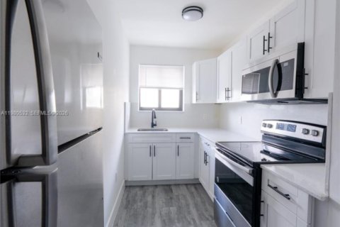 Apartamento en alquiler en Miami, Florida, 2 dormitorios, 69.68 m2 № 2049168 - foto 10