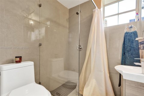 Casa en venta en North Bay Village, Florida, 4 dormitorios, 146.23 m2 № 2056431 - foto 27