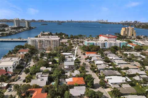 Casa en venta en North Bay Village, Florida, 4 dormitorios, 146.23 m2 № 2056431 - foto 11