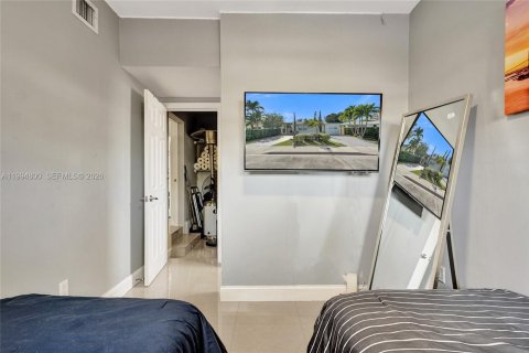 Casa en venta en North Bay Village, Florida, 4 dormitorios, 146.23 m2 № 2056431 - foto 26