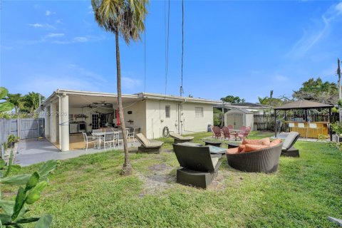 Casa en venta en North Bay Village, Florida, 4 dormitorios, 146.23 m2 № 2056431 - foto 21