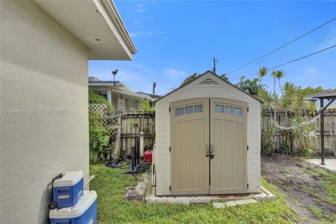 Casa en venta en North Bay Village, Florida, 4 dormitorios, 146.23 m2 № 2056431 - foto 16