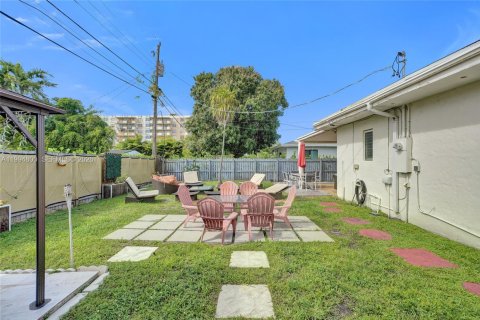 Casa en venta en North Bay Village, Florida, 4 dormitorios, 146.23 m2 № 2056431 - foto 19