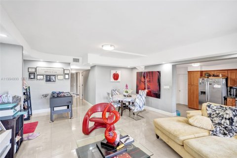 Casa en venta en North Bay Village, Florida, 4 dormitorios, 146.23 m2 № 2056431 - foto 22