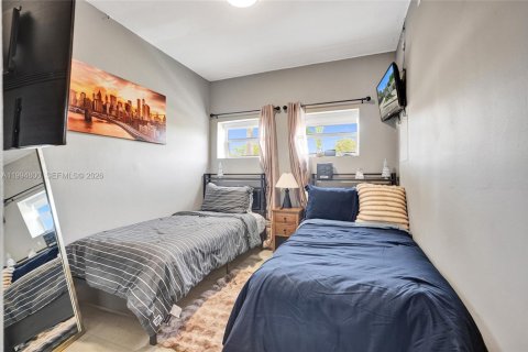 Casa en venta en North Bay Village, Florida, 4 dormitorios, 146.23 m2 № 2056431 - foto 9