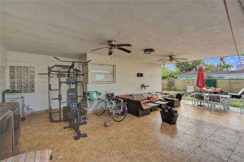 Casa en venta en North Bay Village, Florida, 4 dormitorios, 146.23 m2 № 2056431 - foto 13