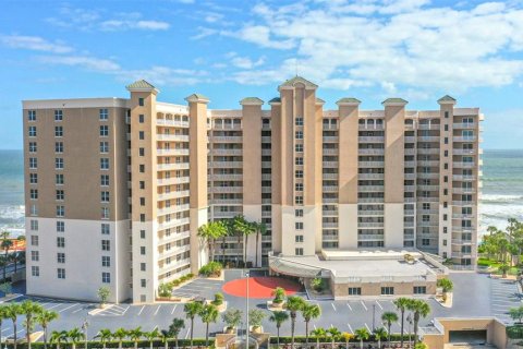 Condo in Daytona Beach Shores, Florida, 3 bedrooms  № 1723819 - photo 1