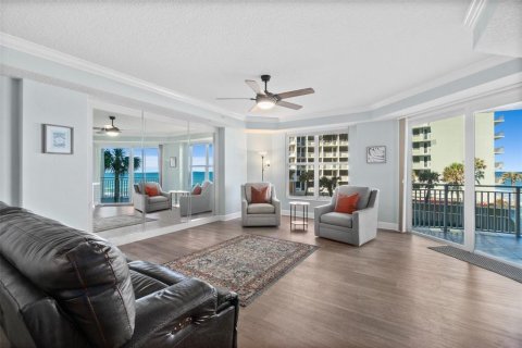 Condo in Daytona Beach Shores, Florida, 3 bedrooms  № 1723819 - photo 24