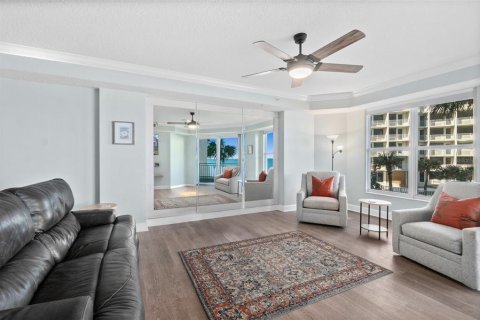 Condo in Daytona Beach Shores, Florida, 3 bedrooms  № 1723819 - photo 25