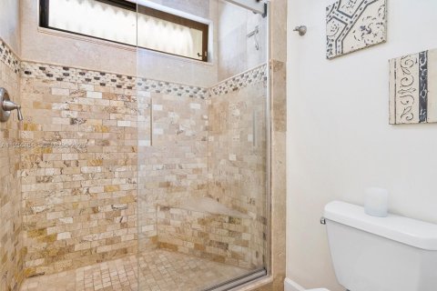 Adosado en venta en Miami, Florida, 2 dormitorios, 120.68 m2 № 2001280 - foto 19