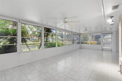 House in Palm Harbor, Florida 3 bedrooms, 154.12 sq.m. № 1847963 - photo 21