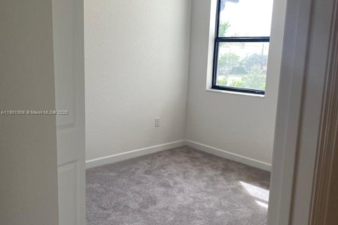 Adosado en venta en Homestead, Florida, 3 dormitorios № 1953026 - foto 16