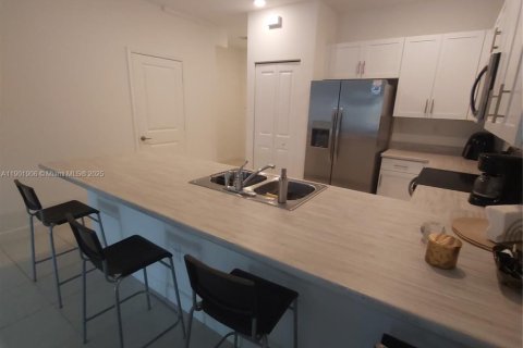 Adosado en venta en Homestead, Florida, 3 dormitorios № 1953026 - foto 6