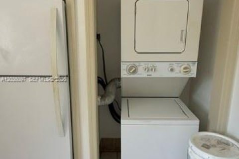 Купить коммерческую недвижимость в Уэст -Майами, Флорида 153.75м2, № 2168241 - фото 21