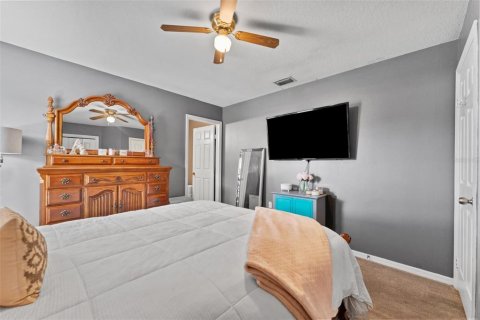House in Brandon, Florida 4 bedrooms, 209.77 sq.m. № 2317467 - photo 20
