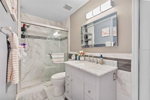 House in Brandon, Florida 4 bedrooms, 209.77 sq.m. № 2317467 - photo 21