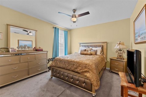 House in Brandon, Florida 4 bedrooms, 209.77 sq.m. № 2317467 - photo 22