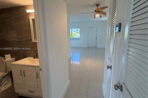 Снять в аренду кондоминиум в Форт-Лодердейл, Флорида 1 спальня, 63.92м2, № 2043755 - фото 25