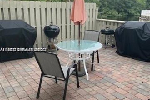 Снять в аренду кондоминиум в Форт-Лодердейл, Флорида 1 спальня, 63.92м2, № 2043755 - фото 10