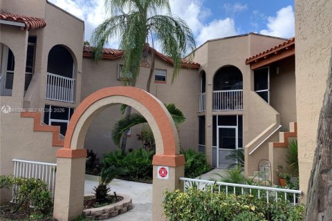 Condominio en alquiler en Pembroke Pines, Florida, 2 dormitorios, 71.53 m2 № 2057864 - foto 2