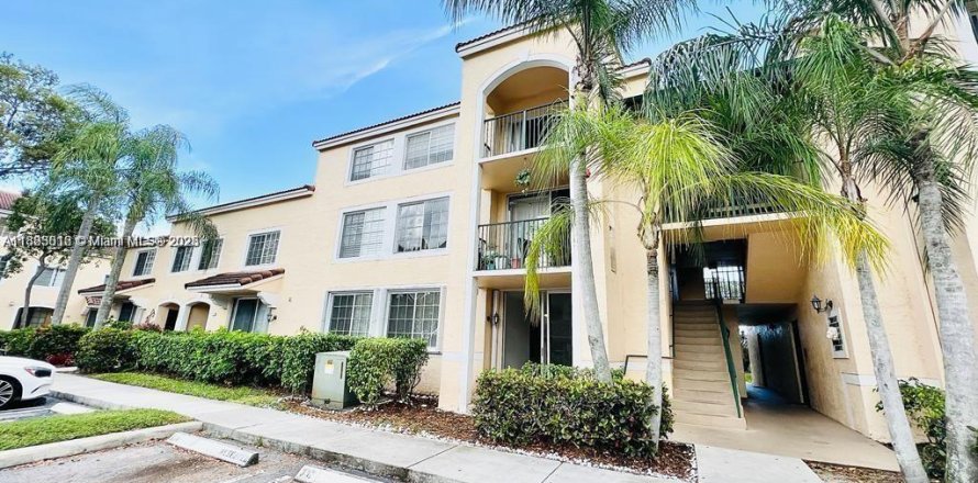 Condominio en West Palm Beach, Florida, 2 dormitorios № 1932544