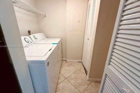 Купить кондоминиум в Уэст-Палм-Бич, Флорида 2 спальни, 102.94м2, № 1932544 - фото 11