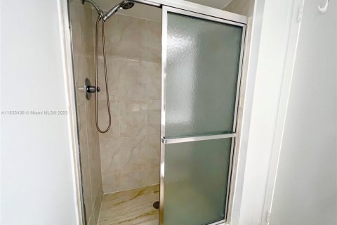 Condominio en alquiler en Sunny Isles Beach, Florida, 2 dormitorios, 119.47 m2 № 1819857 - foto 22