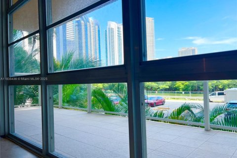 Condominio en alquiler en Sunny Isles Beach, Florida, 2 dormitorios, 119.47 m2 № 1819857 - foto 5
