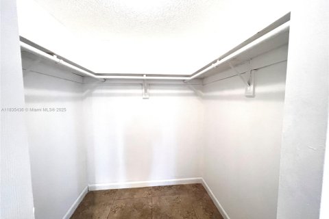 Condominio en alquiler en Sunny Isles Beach, Florida, 2 dormitorios, 119.47 m2 № 1819857 - foto 24