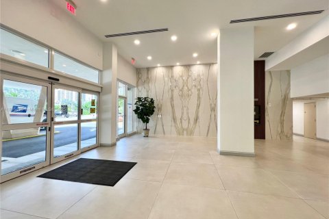 Condominio en alquiler en Sunny Isles Beach, Florida, 2 dormitorios, 119.47 m2 № 1819857 - foto 27