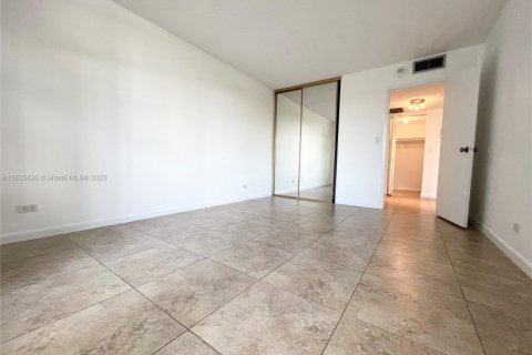 Condominio en alquiler en Sunny Isles Beach, Florida, 2 dormitorios, 119.47 m2 № 1819857 - foto 20