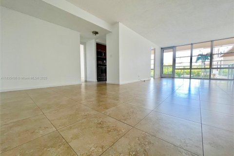 Condominio en alquiler en Sunny Isles Beach, Florida, 2 dormitorios, 119.47 m2 № 1819857 - foto 7
