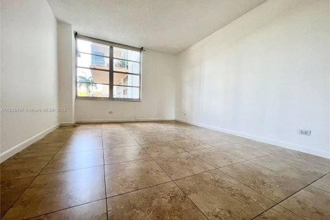 Condominio en alquiler en Sunny Isles Beach, Florida, 2 dormitorios, 119.47 m2 № 1819857 - foto 19