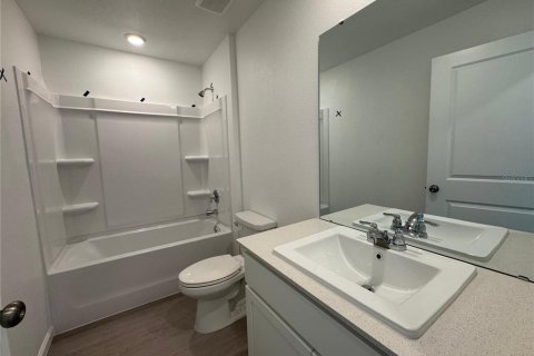 House in Kissimmee, Florida 3 bedrooms, 132.29 sq.m. № 2150558 - photo 15
