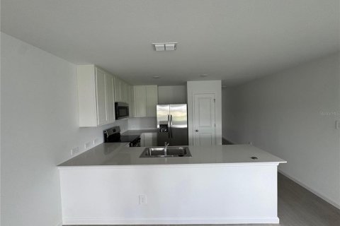 House in Kissimmee, Florida 3 bedrooms, 132.29 sq.m. № 2150558 - photo 9