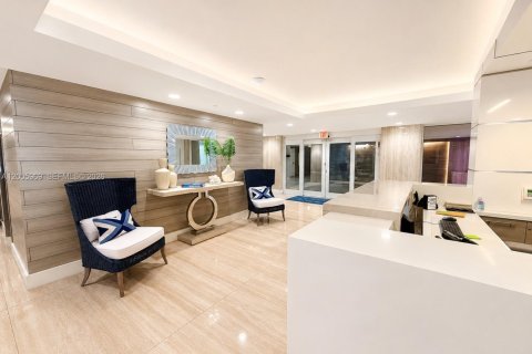 Condo in Palm Beach, Florida, 2 bedrooms № 2153962 - photo 25