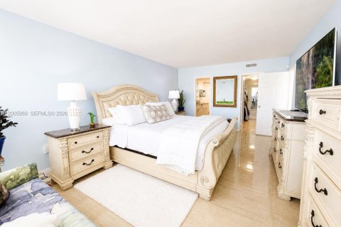 Condo in Palm Beach, Florida, 2 bedrooms № 2153962 - photo 10