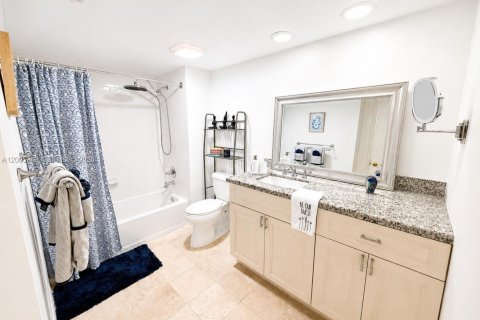Condo in Palm Beach, Florida, 2 bedrooms № 2153962 - photo 6