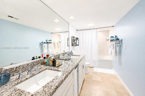 Condo in Palm Beach, Florida, 2 bedrooms № 2153962 - photo 5